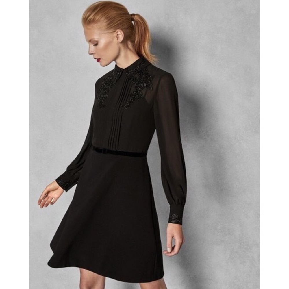 ❌SOLD ❌Ted Baker AMAALI
Embellished dress with collar